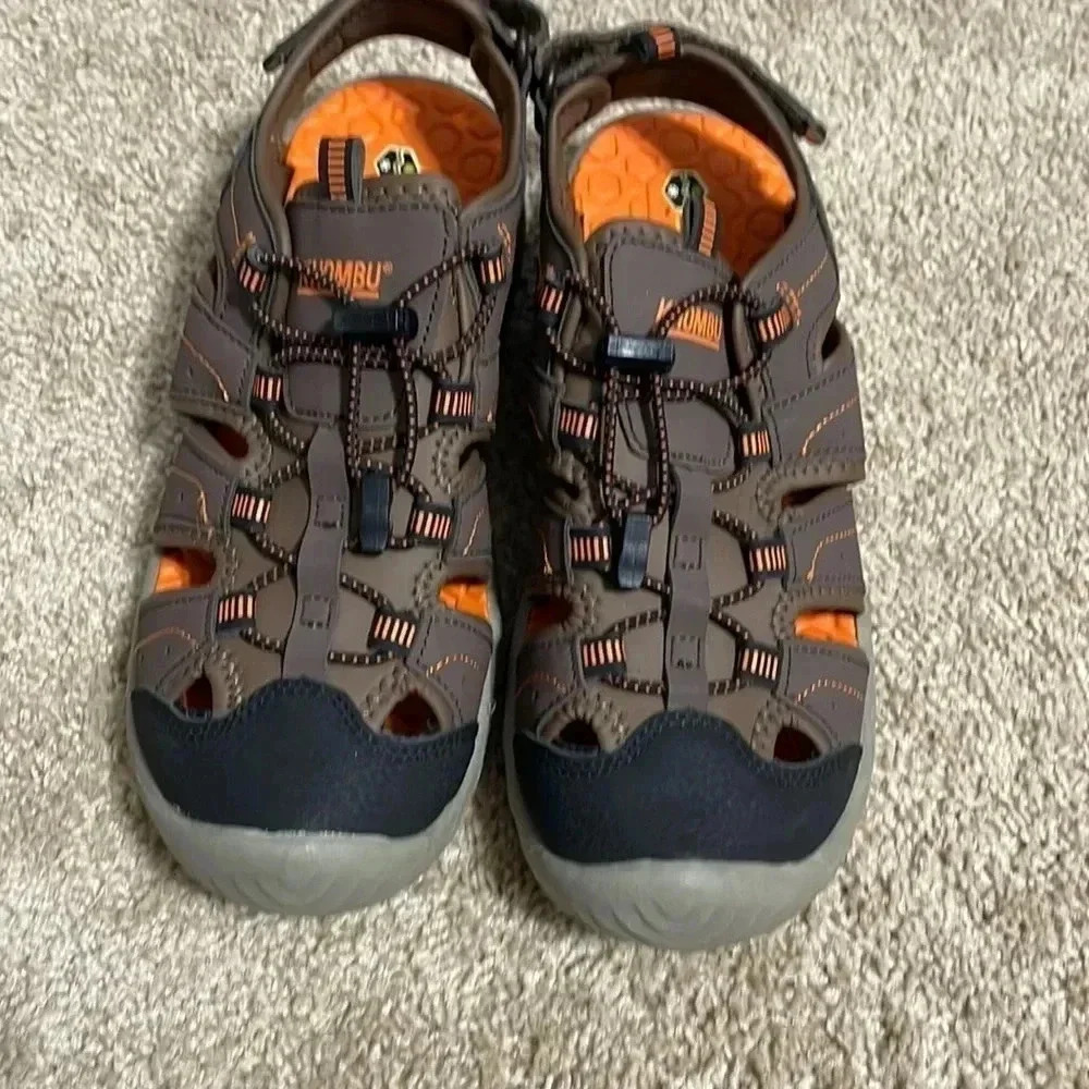 Khombu K-Comfort shoes size 6 brand new